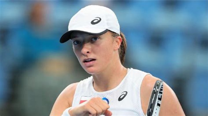 Iga Swiatek drops just three games as the Pole powers into Madrid Open