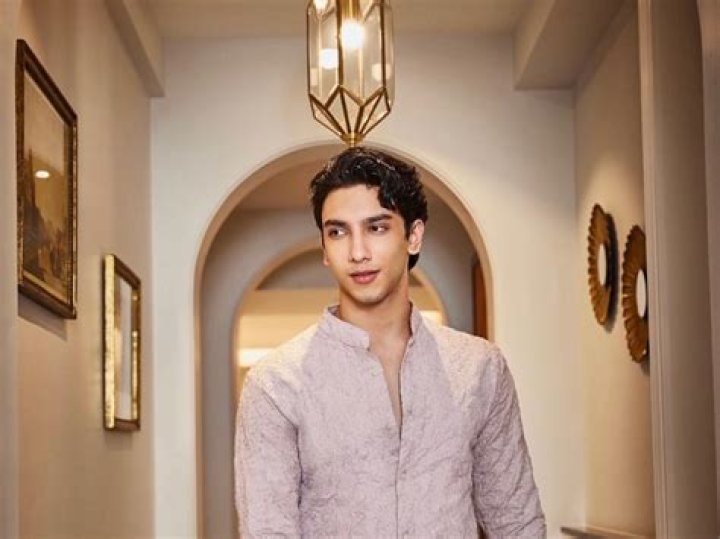 Vedang Raina Parents Father Mother And Family Background Wealthy Peeps